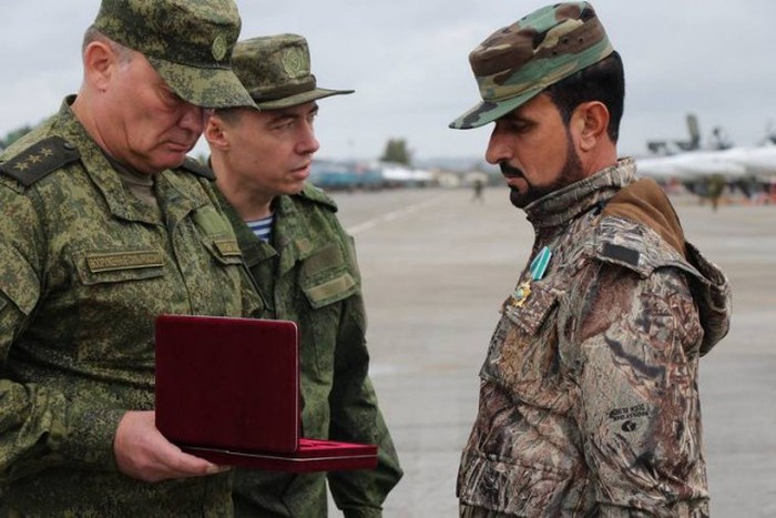 Командир спецназа Хасан Сухел награжден орденом «Дружбы» (5 фото)