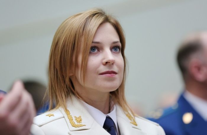 Наталья Поклонская появилась в белом парадном кителе (5 фото)
