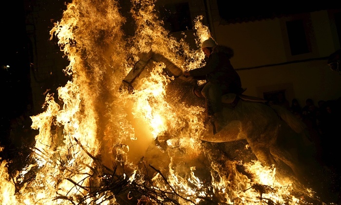   Las Luminarias   (12 )