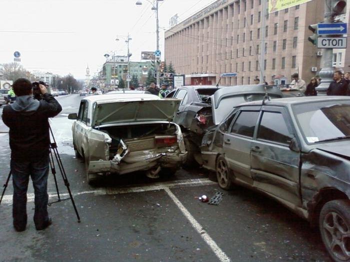 Крупнейшая автомобильная авария в Перми (27 фото)