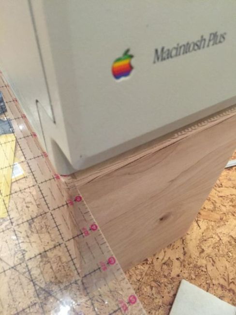 Самодельная урна из старого компьютера Apple Macintosh (24 фото)