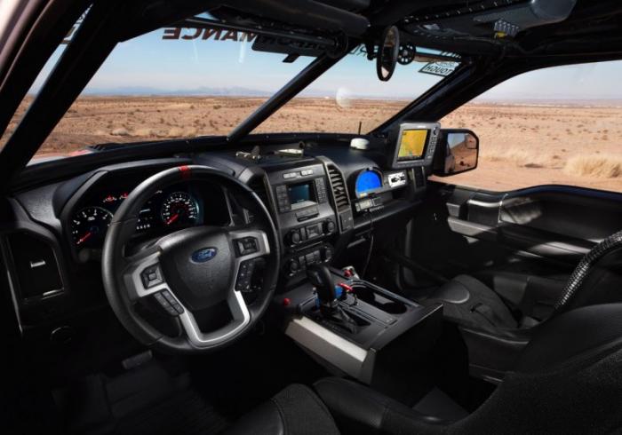 Новый Ford F-150 Raptor пройдет испытание пустыней (13 фото)