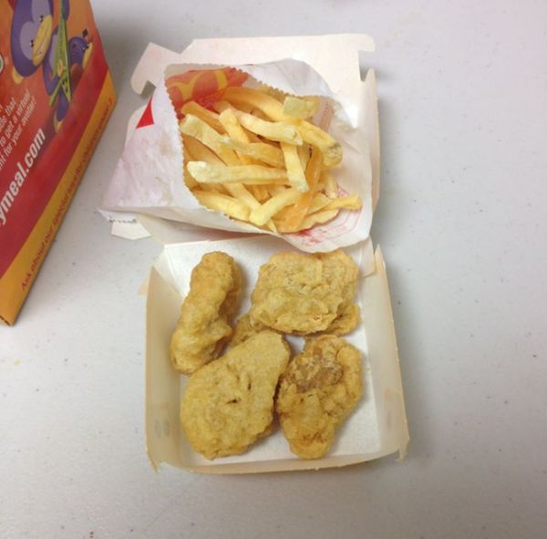 Американка шесть лет хранила еду из «Макдоналдса» (2 фото)