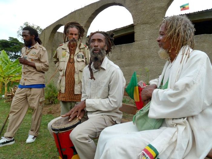  Шашэменне - поселок растаманов в Эфиопии (25 фото)