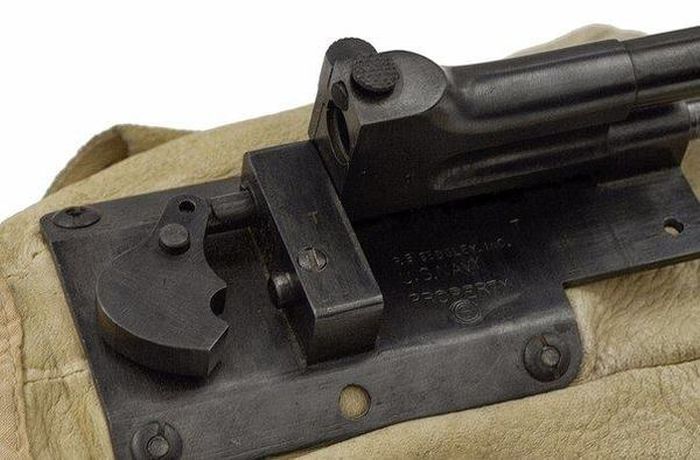 Пистолет-перчатка Sedgley OSS.38 (8 фото)