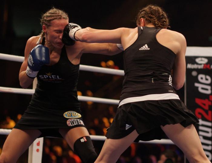 Женский бокс (3 фото)