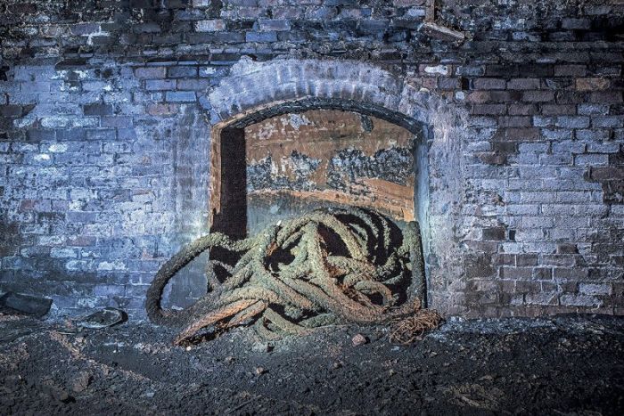 Заброшенный железнодорожный тоннель в Ливерпуле (23 фото)