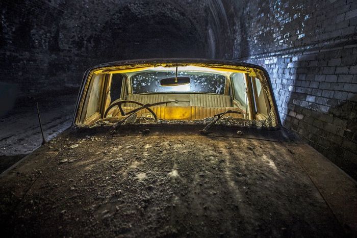 Заброшенный железнодорожный тоннель в Ливерпуле (23 фото)