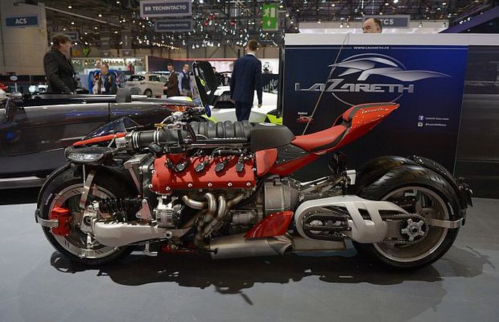 Lazareth LM487 - безумный мотоцикл с двигателем V8 (11 фото)