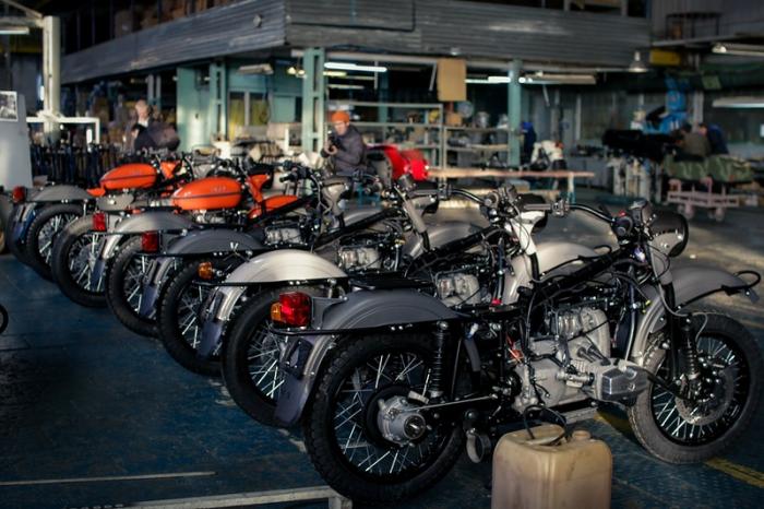 Как собирают мотоциклы «Урал» (33 фото)