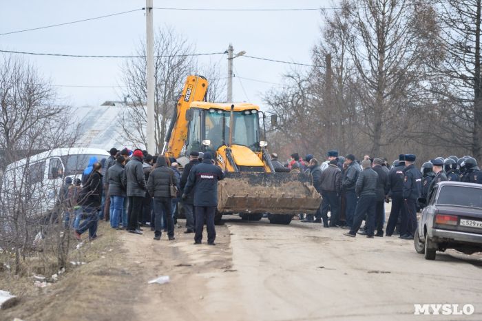 В поселке Плеханово под Тулой цыгане устроили беспорядки (10 фото)