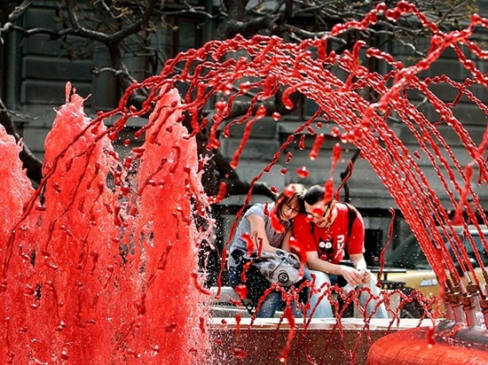 Кровавый фонтан в Будапеште (5 фото)