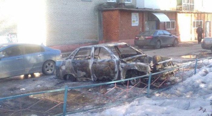 В Лобне участились случаи поджога автомобилей (2 фото)