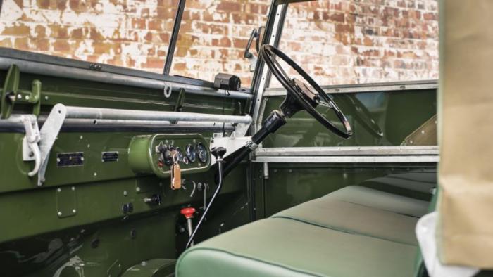 Land Rover    Defender  1948  (6 )