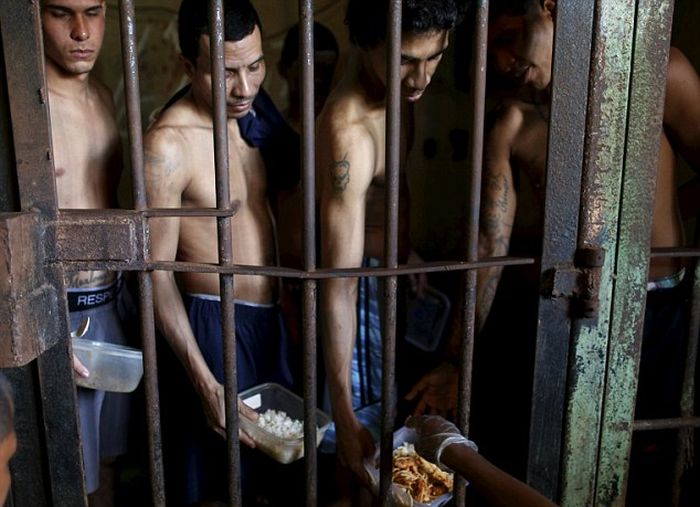 Жизнь и быт заключенных панамских тюрем (16 фото)