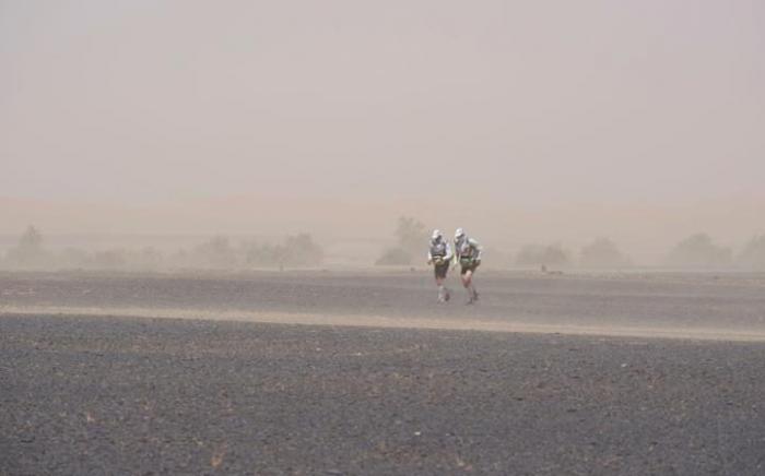 Марафон Marathon des Sables в пустыне Сахара: гонка на выносливость (18 фото)