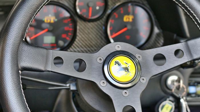 Первый в мире электрический спорткар Ferrari (13 фото)