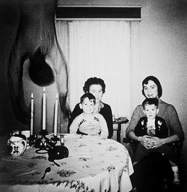 16 странных фотографий, которые будут являться вам в ночных кошмарах (16 фото)