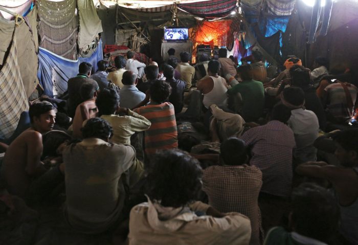 Кинотеатр для бедных в Индии (16 фото)