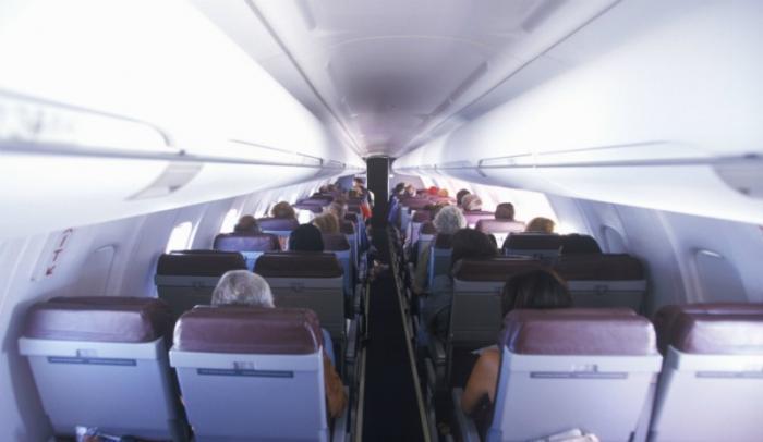 Откровения стюардессы о том, как мы летаем (5 фото)