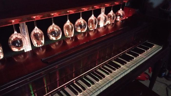Домашний бар из старого пианино (13 фото)