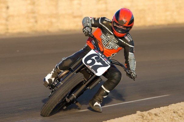 Гоночный мотоцикл от легендарного бренда (5 фото)