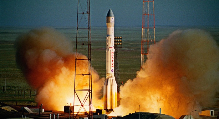 С космодрома Байконур запустили ракету-носитель «Протон-М» (2 фото)