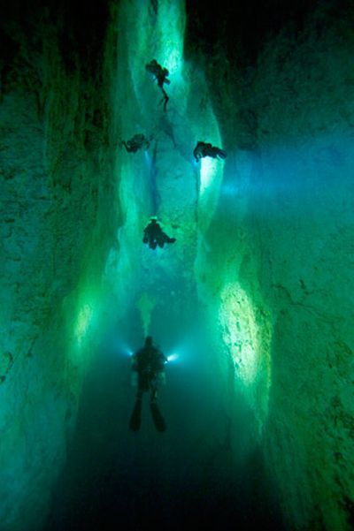 Подводные пещеры на Багамах (23 фото)