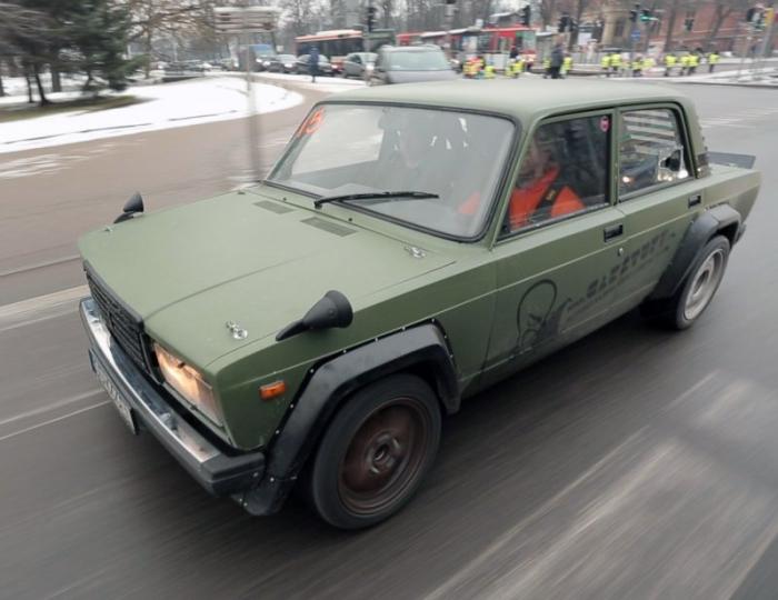 Польский ВАЗ-2107 с двигателем V8 от BMW (8 фото + 2 видео)