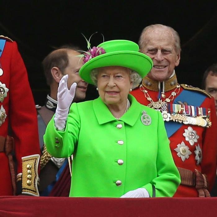 Наряд королевы Великобритании Елизаветы II (5 фото)