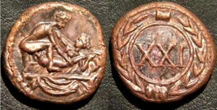 Необычные древние монеты-спинтрии (17 фото)