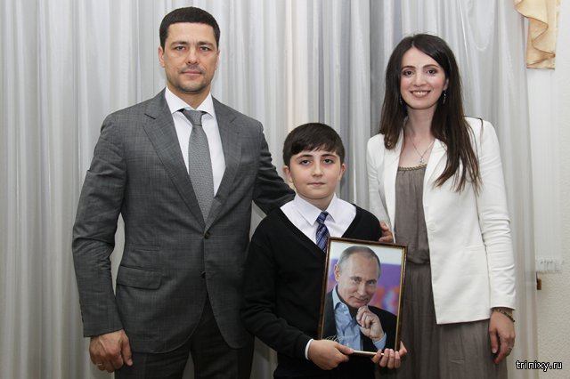 Мальчик, приславший Путину 3000 рублей, получил в подарок планшет и велосипед (2 фото)