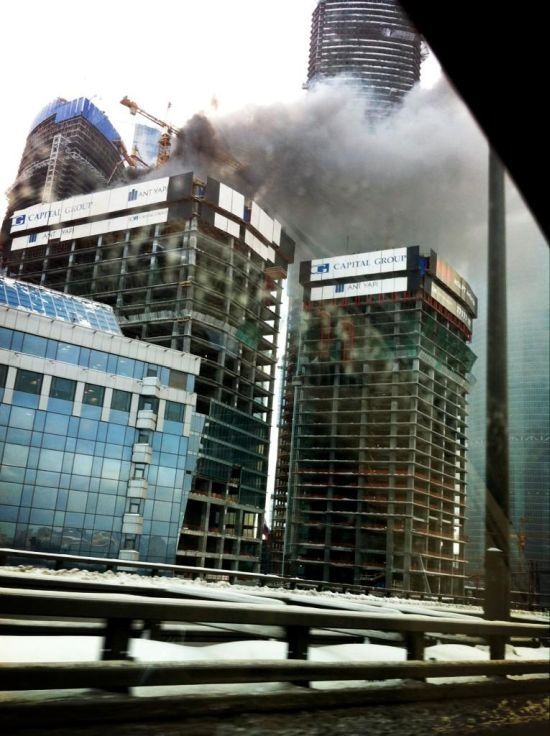 Пожар в столичном деловом центре Москва-Сити (13 фото)
