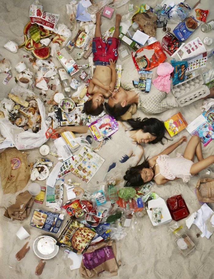 Американцы и их недельный мусор (13 фото)