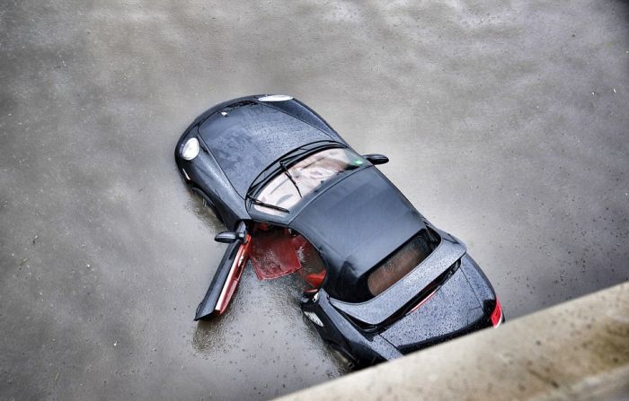 Дожди нанесли Китаю ущерб на 1 миллиард долларов (17 фото)