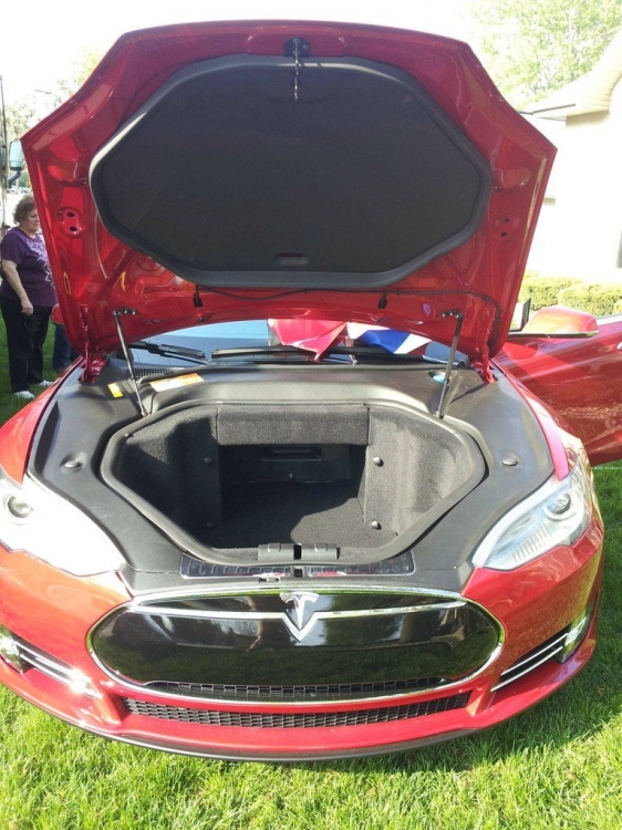 Новая Tesla - фотоотчет первого владельца (12 фото)