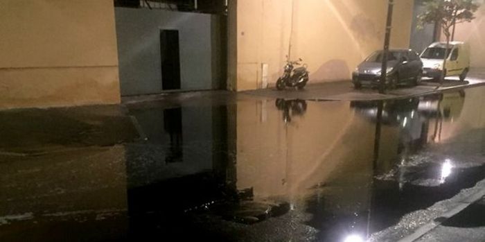 Винный потоп во французском городе Сет (5 фото)