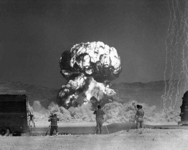 Сила ядерного взрыва (22 фото)