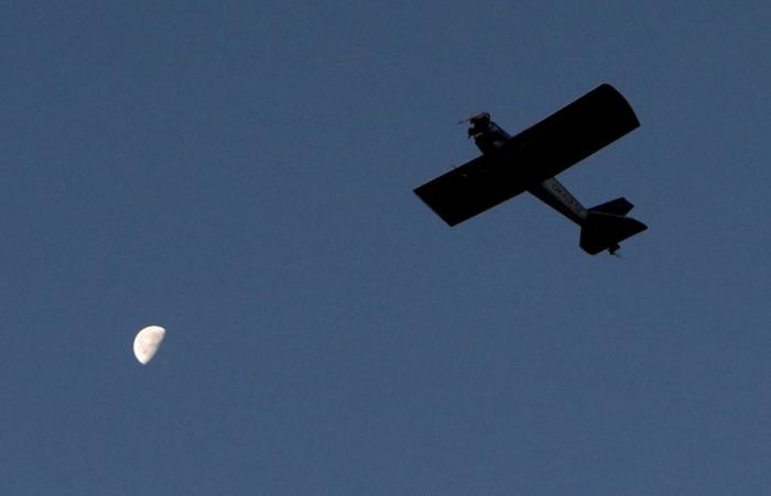 Чех сделал своими руками самолет и летает на нем на работу (13 фото)