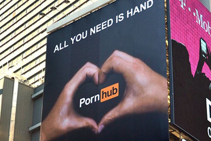Роскомнадзор заблокировал крупнейшие порносайты PornHub и YouPorn (2 фото)
