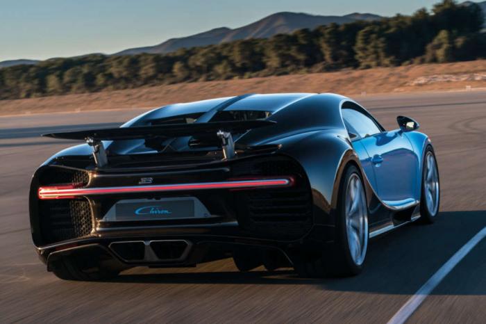 10 впечатляющих фактов о Bugatti Chiron 2017 (10 фото)