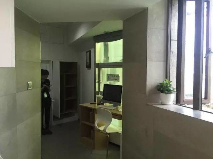 В Китае крошечные квартиры площадью 6 квадратных метров раскупили за полдня (6 фото)