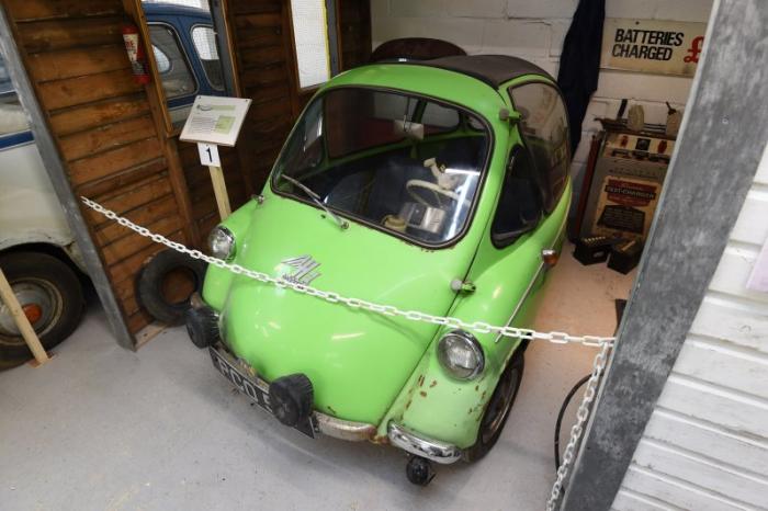 Музей микроавтомобилей в британской глубинке (12 фото)