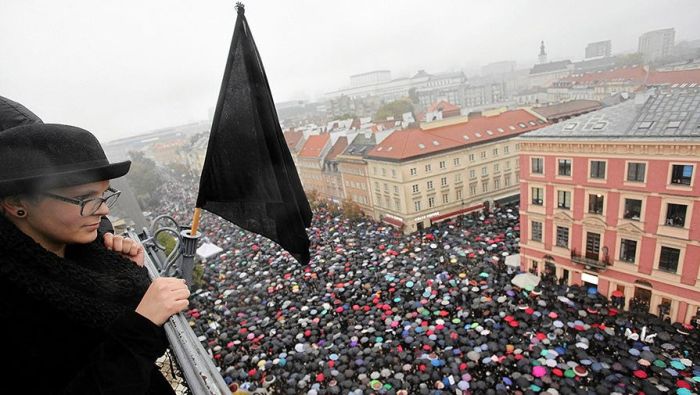 В Польше проходят протесты против полного запрета абортов (7 фото)