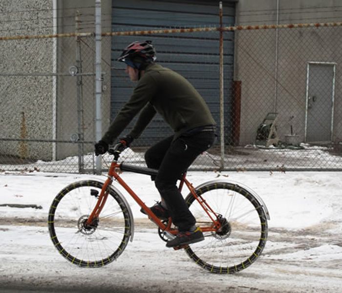 Как зимой покататься на велосипеде (5 фото)
