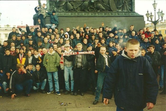 Российские футбольные фанаты 90-х (17 фото)