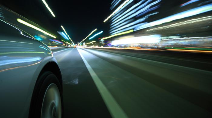 Как правильно вести автомобиль ночью (5 фото)