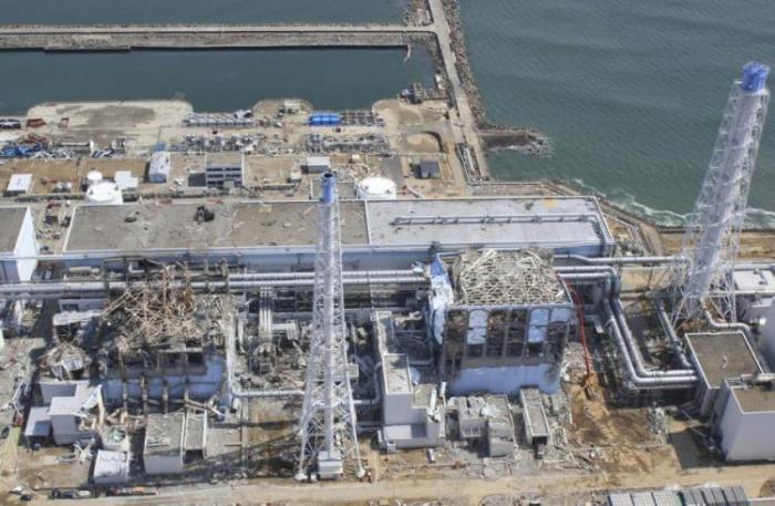 Разрушенная АЭС Фукусима с воздуха (10 фото)
