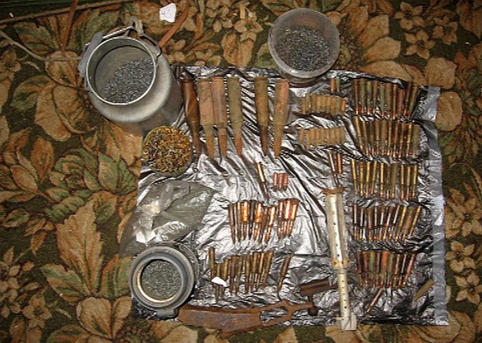 Задержаны торговцы оружием, промышлявшие в ЦФО и СЗФО (5 фото)
