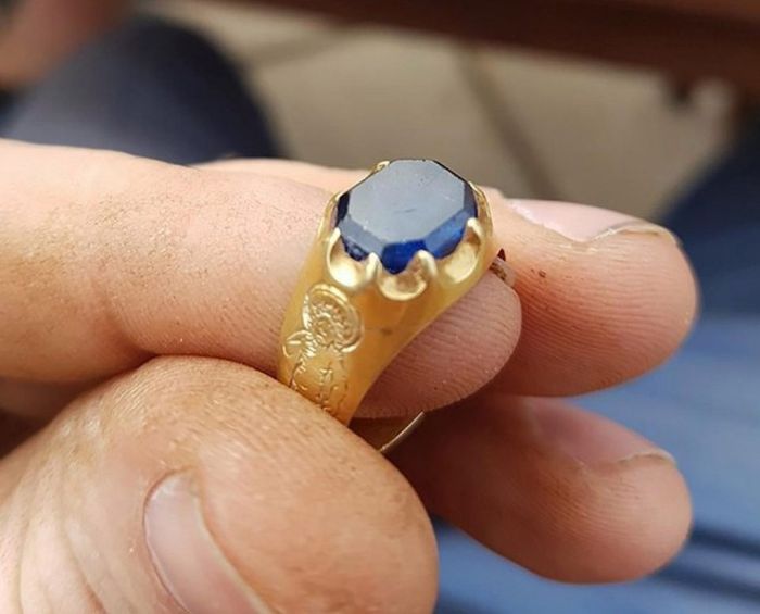 Кладоискатель нашел «кольцо Робина Гуда» в Шервудском лесу (4 фото)